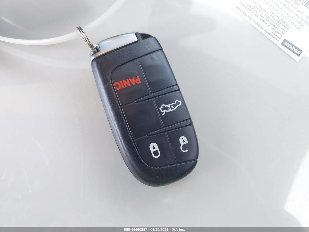 2C3CCAAG8PH613905 2023 CHRYSLER 300 photo no. 11