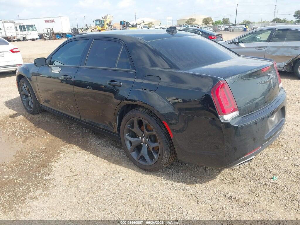 2C3CCAAG8PH613905 2023 CHRYSLER 300 photo no. 3