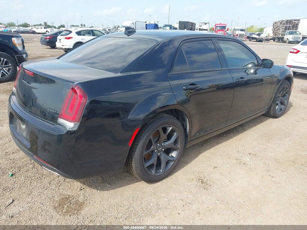 2C3CCAAG8PH613905 2023 CHRYSLER 300 photo no. 4