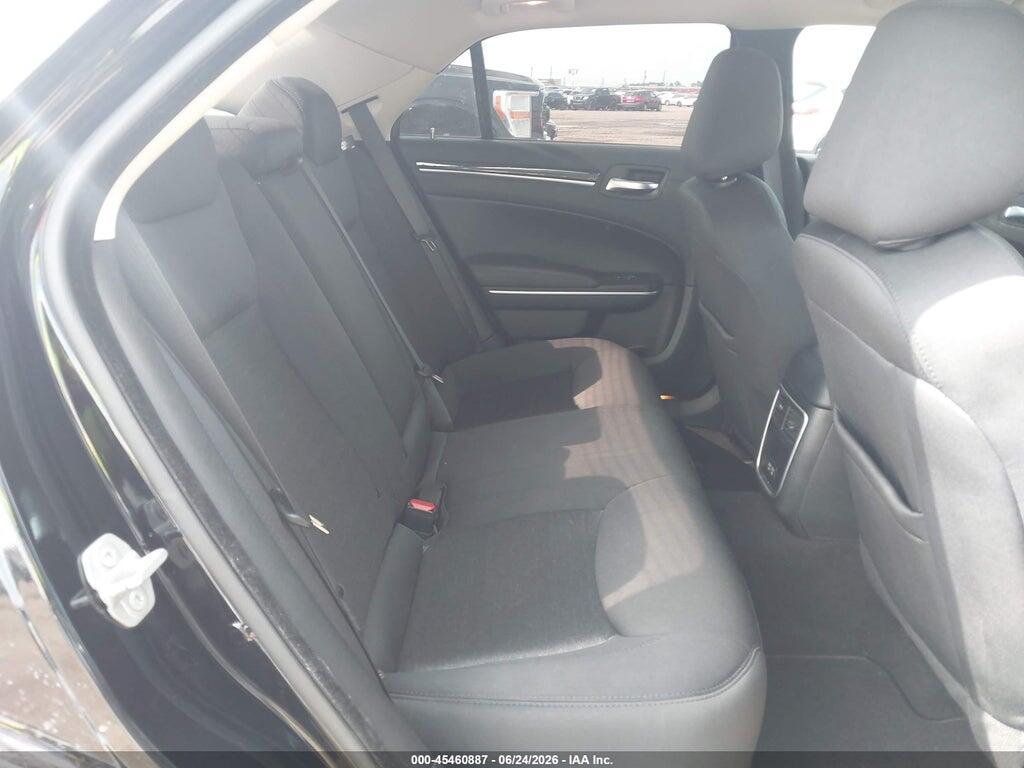 2C3CCAAG8PH613905 2023 CHRYSLER 300 photo no. 8