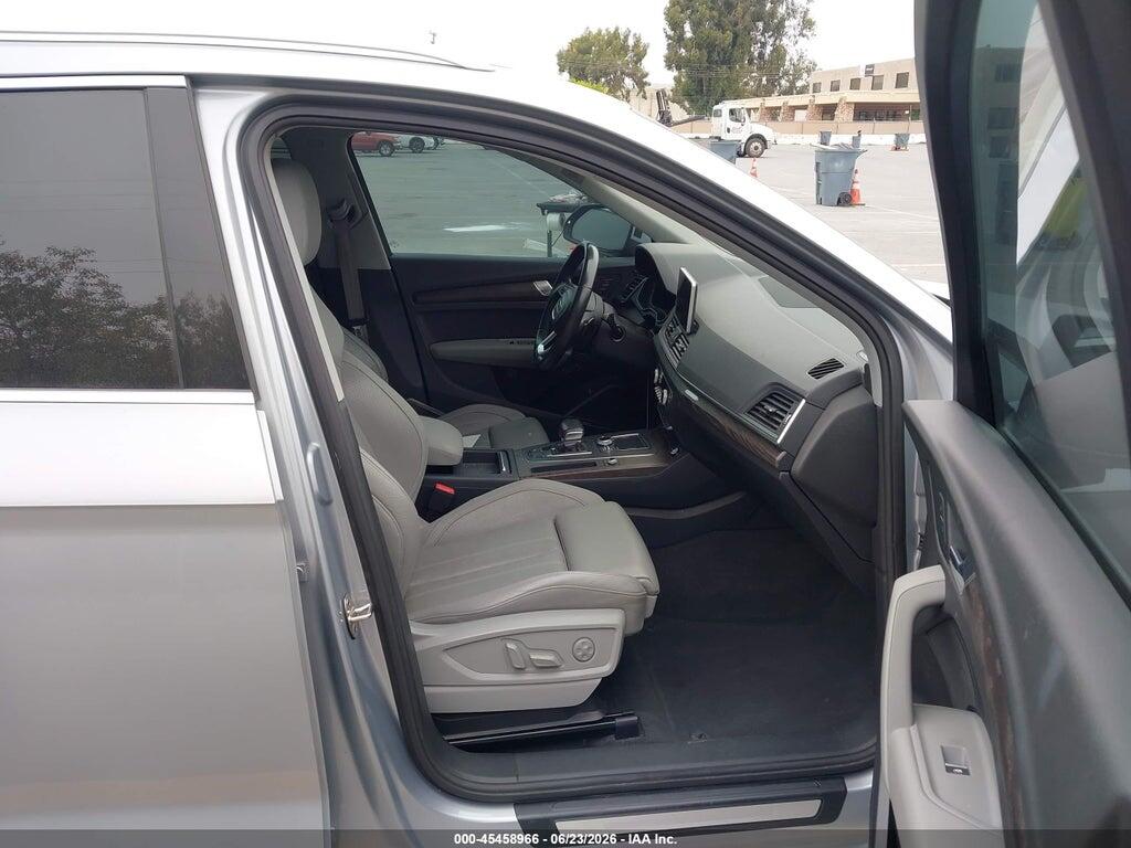 WA1BNAFY5J2076732 2018 AUDI Q5 photo no. 5