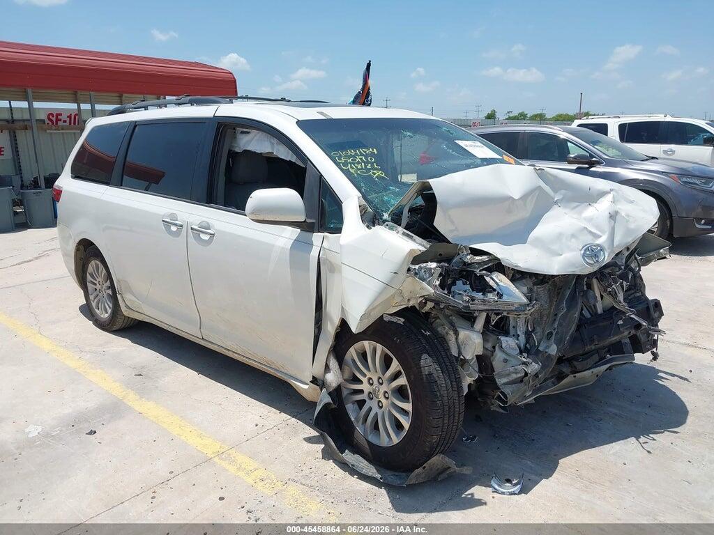 5TDYK3DC1FS650190 2015 TOYOTA SIENNA photo no. 1