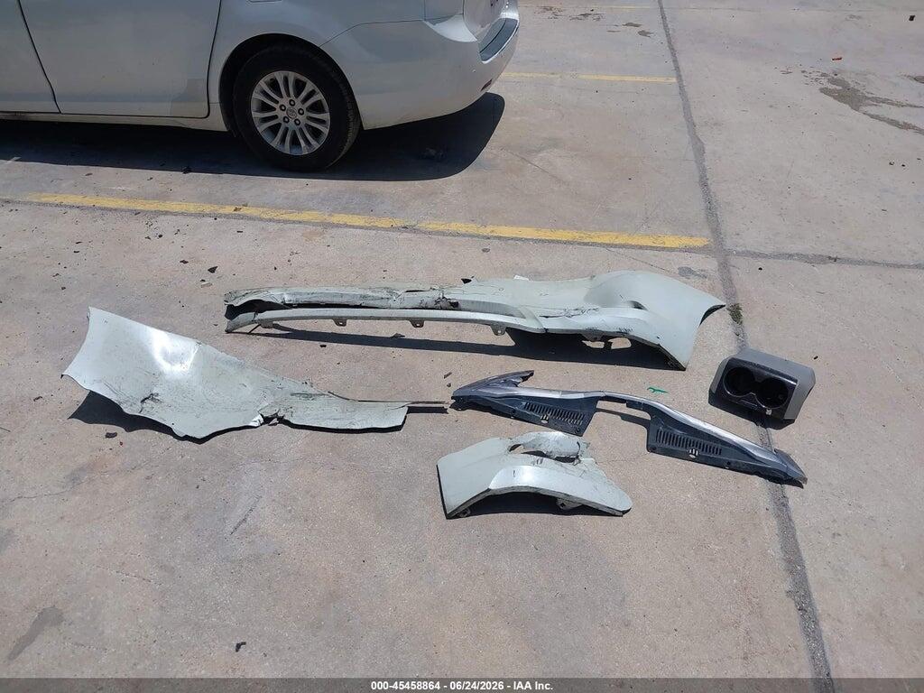 5TDYK3DC1FS650190 2015 TOYOTA SIENNA photo no. 11