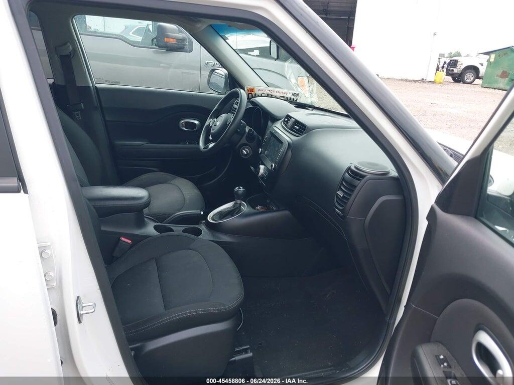 KNDJP3A58J7505076 2018 KIA SOUL photo no. 5