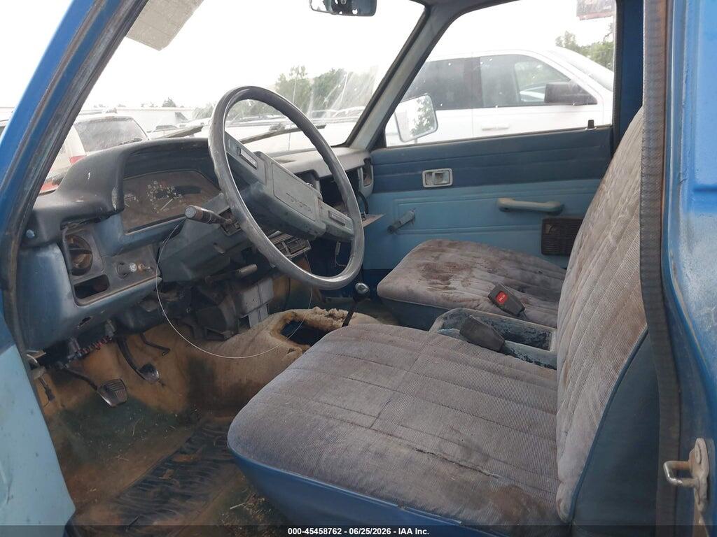 JT4RN38D7C0029971 1982 TOYOTA PICKUP photo no. 8