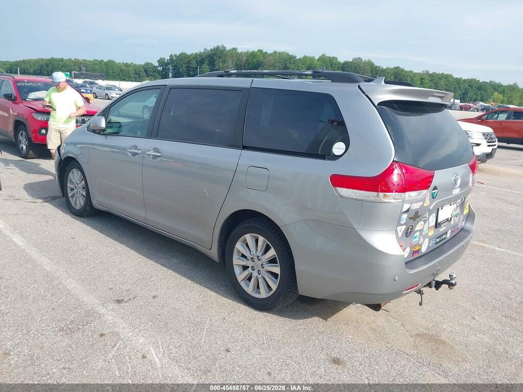 5TDYK3DC9CS241060 2012 TOYOTA SIENNA photo no. 3