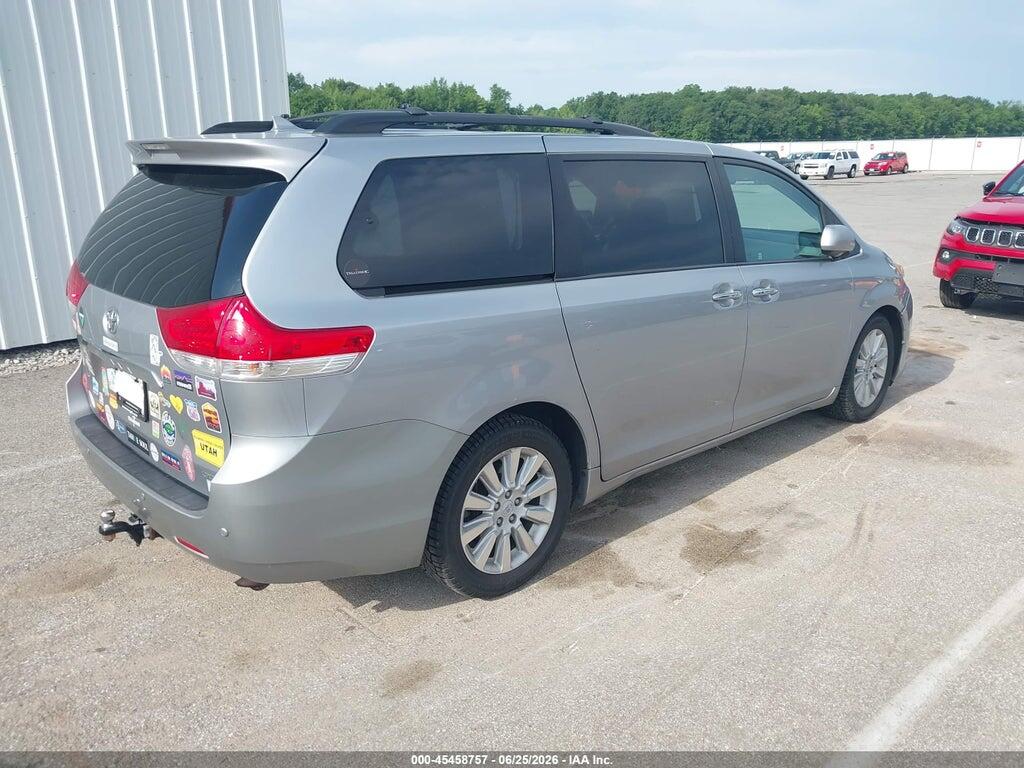 5TDYK3DC9CS241060 2012 TOYOTA SIENNA photo no. 4