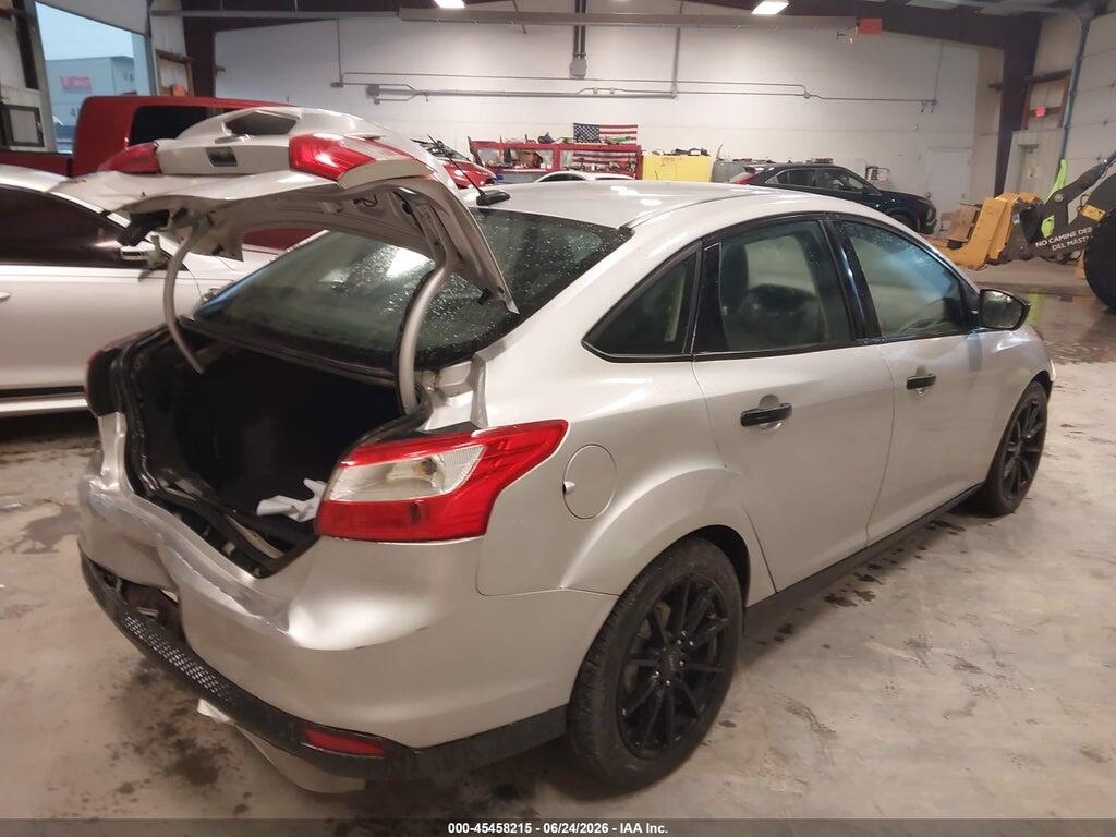 1FAHP3E25CL267279 2012 FORD FOCUS photo no. 4