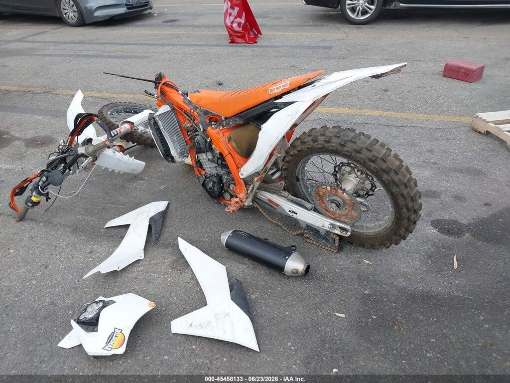 VBKEXJ405SM467586 2025 KTM 500 photo no. 3