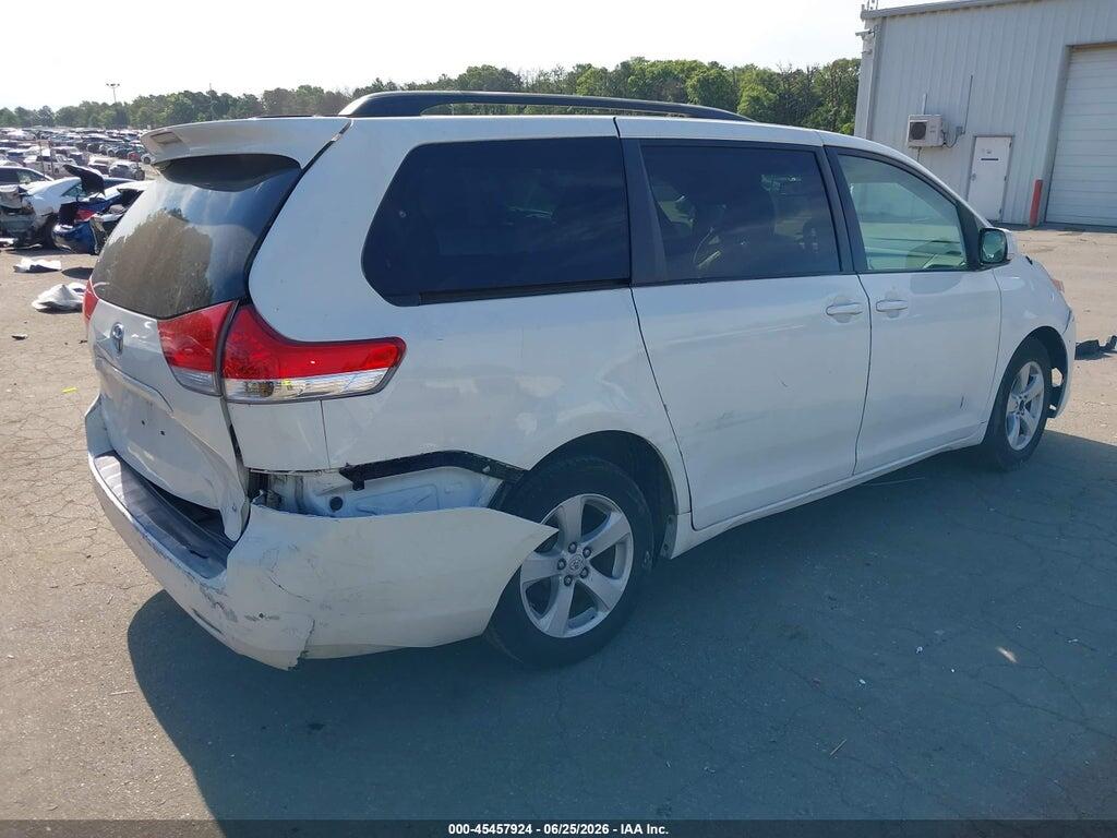 5TDKK3DC6BS042679 2011 TOYOTA SIENNA photo no. 4