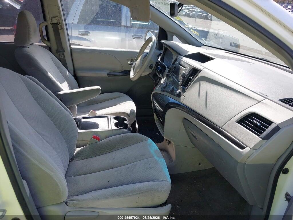 5TDKK3DC6BS042679 2011 TOYOTA SIENNA photo no. 5