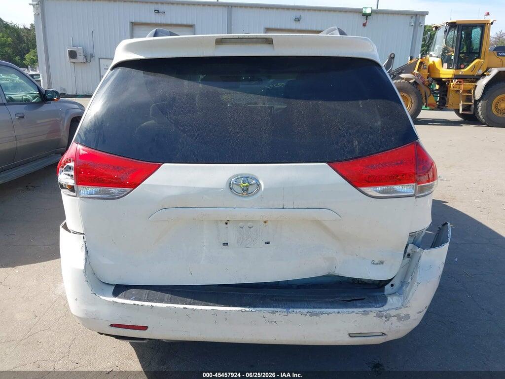5TDKK3DC6BS042679 2011 TOYOTA SIENNA photo no. 6