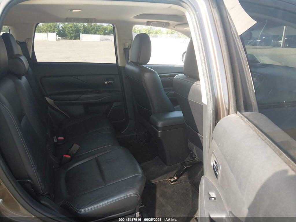 JA4AD3A36GZ015332 2016 MITSUBISHI OUTLANDER photo no. 8