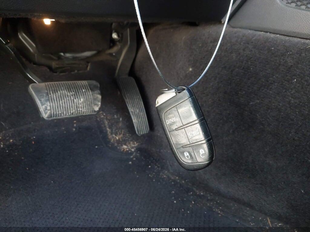2C3CDZAG9HH594259 2017 DODGE CHALLENGER photo no. 11
