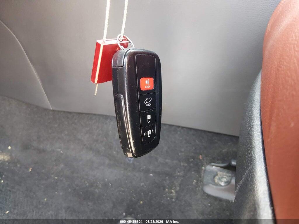 4T3R6RFV4MU017642 2021 TOYOTA RAV4 HYBRID photo no. 11