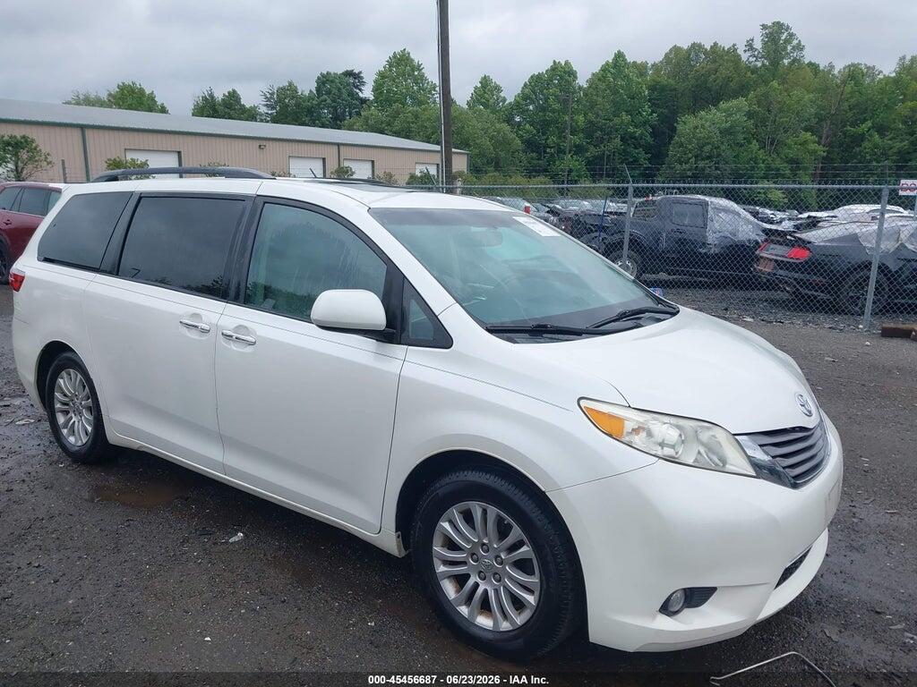 5TDYK3DC8FS643768 2015 TOYOTA SIENNA photo no. 1