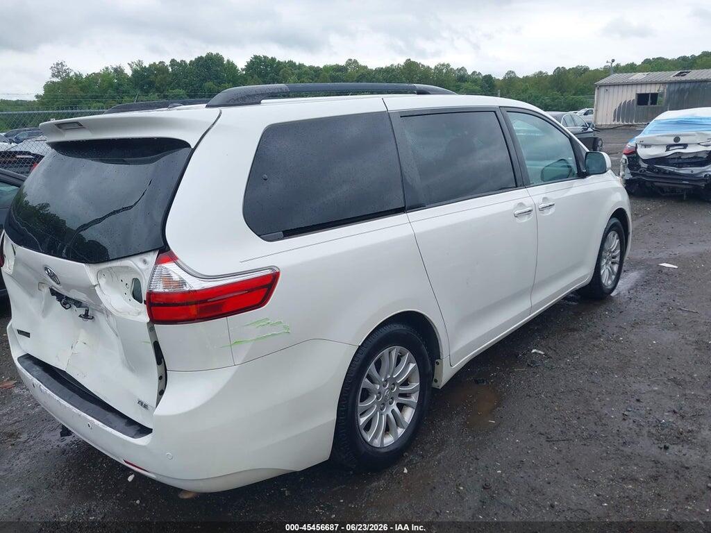 5TDYK3DC8FS643768 2015 TOYOTA SIENNA photo no. 4