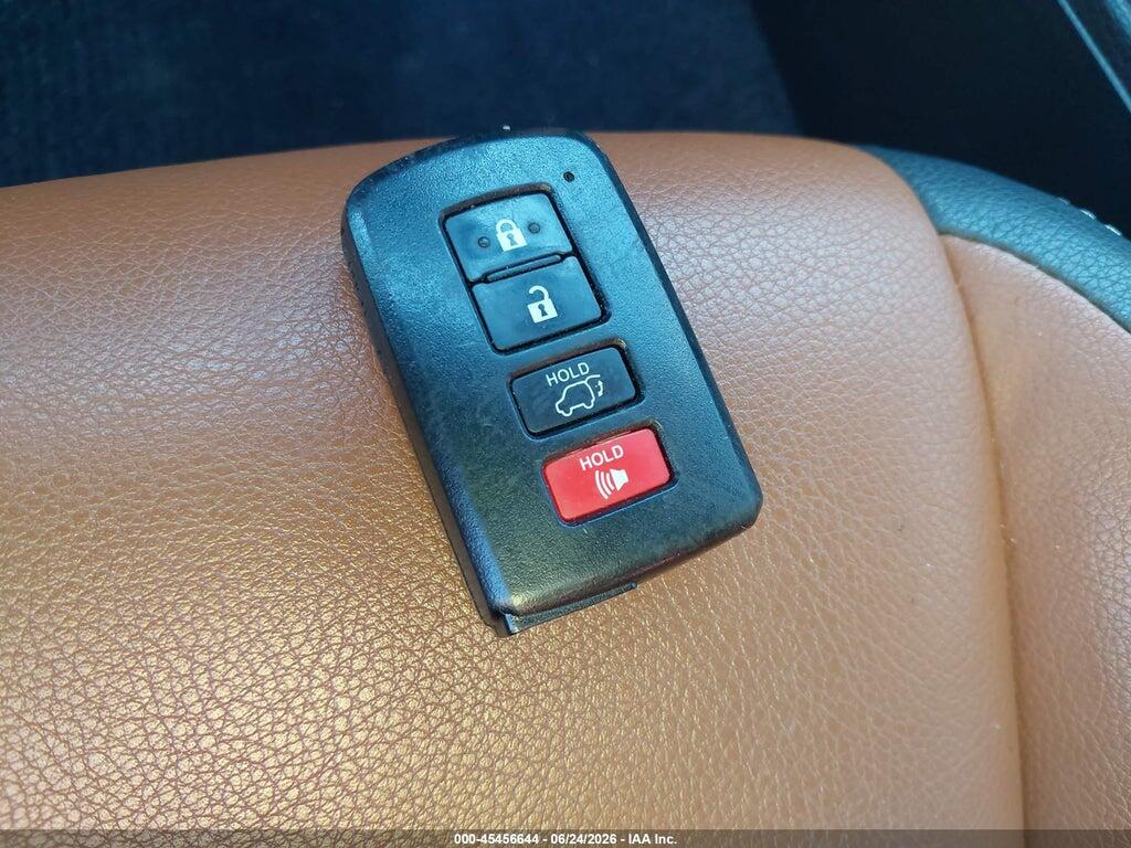 JTMDJREV8JD183133 2018 TOYOTA RAV4 HYBRID photo no. 11