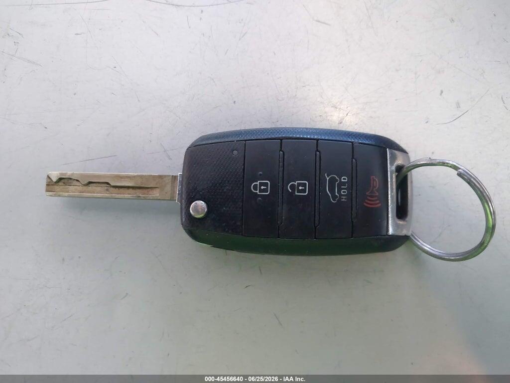5XYPG4A52HG222007 2017 KIA SORENTO photo no. 11