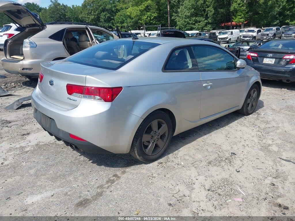 KNAFU6A27A5276467 2010 KIA FORTE KOUP photo no. 4
