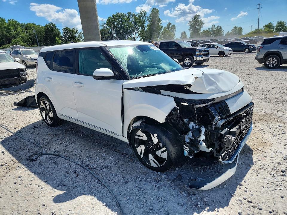 2024 KIA SOUL GT LINE — Фото 4 из 13