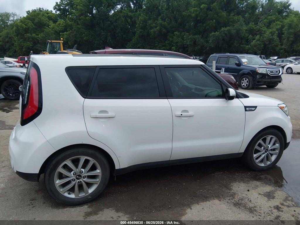 KNDJP3A57H7413001 2017 KIA SOUL photo no. 12