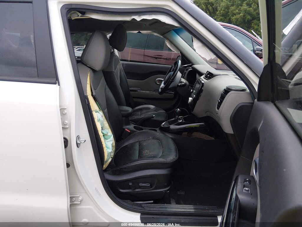 KNDJP3A57H7413001 2017 KIA SOUL photo no. 5