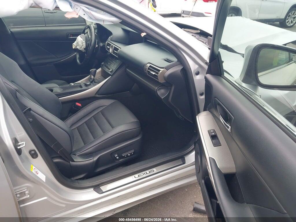 JTHBA1D25G5036611 2016 LEXUS IS 200T photo no. 5
