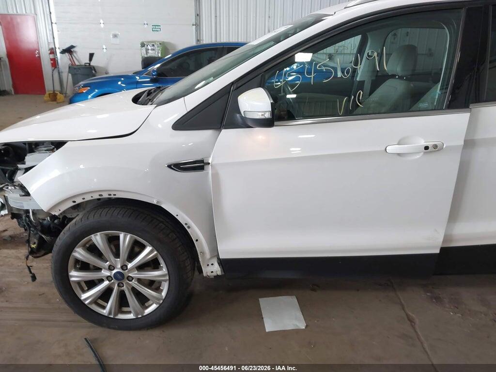 1FMCU0JD5HUC48084 2017 FORD ESCAPE photo no. 6