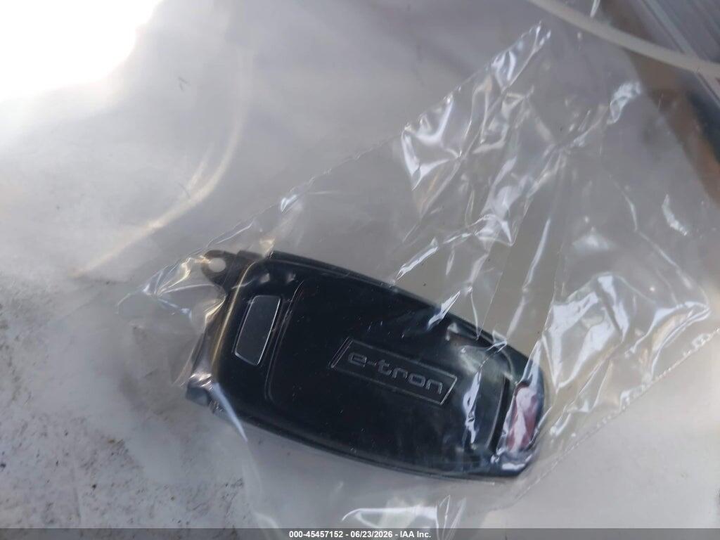 WA1BAAGE8RB038309 2024 AUDI Q8 E-TRON photo no. 11