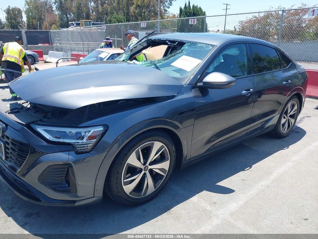 WA1BAAGE8RB038309 2024 AUDI Q8 E-TRON photo no. 2