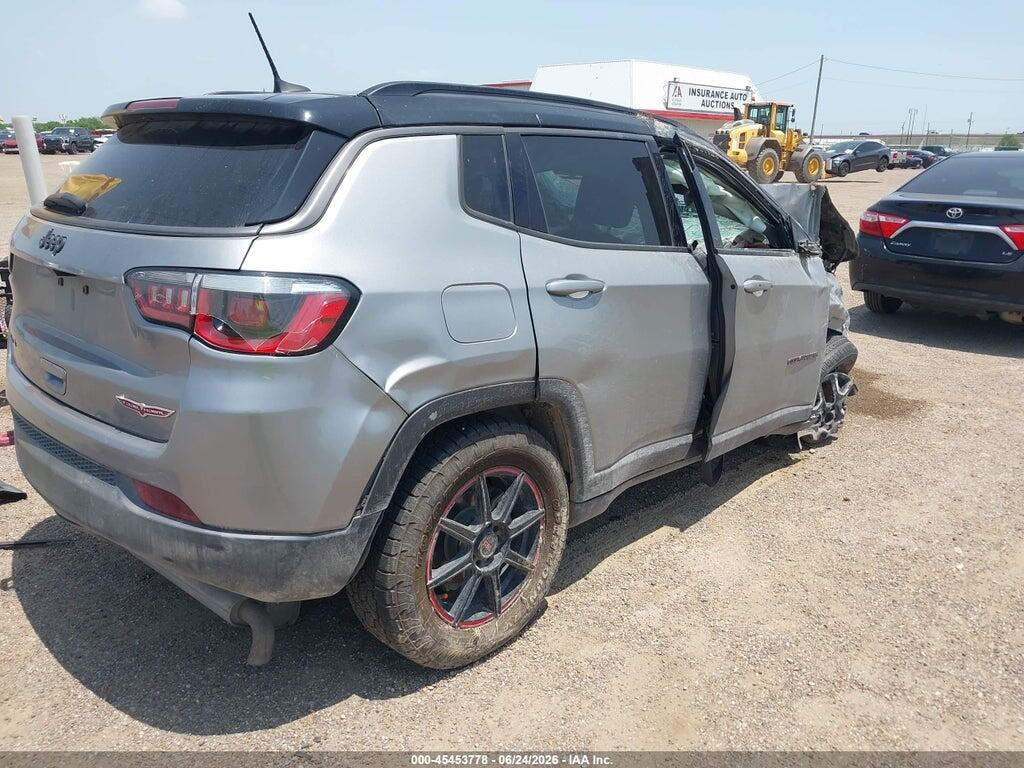 3C4NJDDB8KT795276 2019 JEEP COMPASS photo no. 4