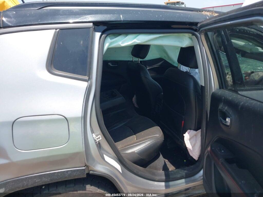 3C4NJDDB8KT795276 2019 JEEP COMPASS photo no. 8