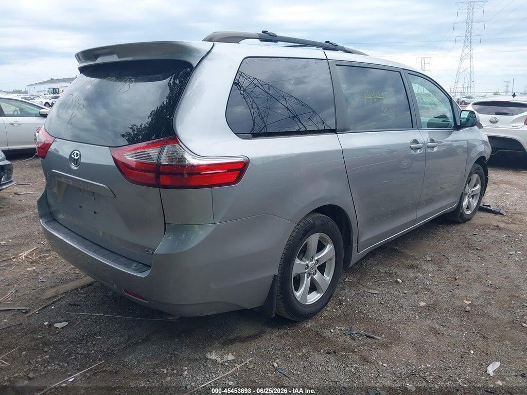 5TDKZ3DC0HS784452 2017 TOYOTA SIENNA photo no. 4