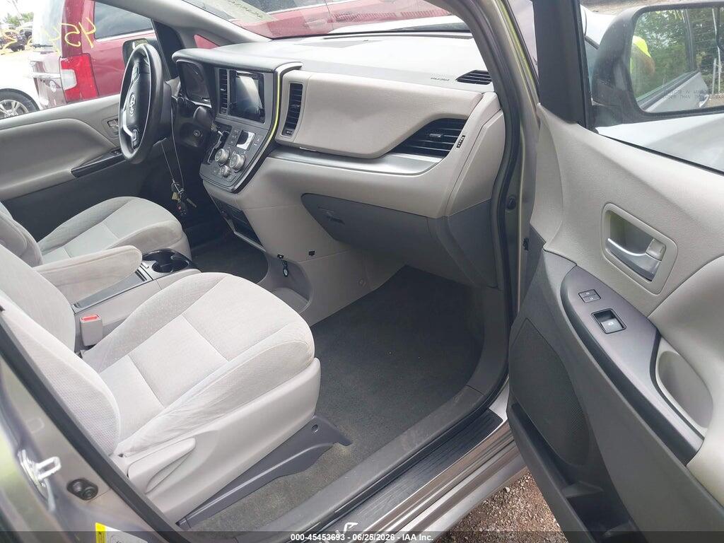 5TDKZ3DC0HS784452 2017 TOYOTA SIENNA photo no. 5
