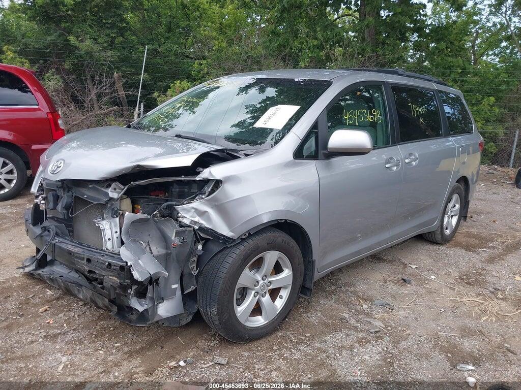 5TDKZ3DC0HS784452 2017 TOYOTA SIENNA photo no. 6