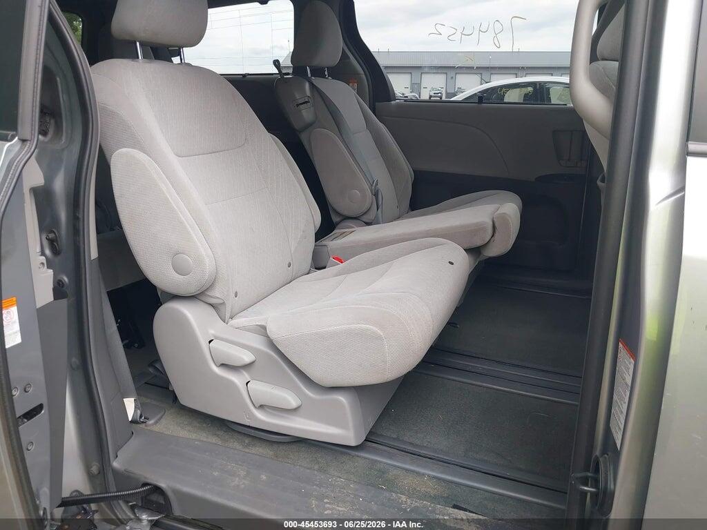 5TDKZ3DC0HS784452 2017 TOYOTA SIENNA photo no. 8