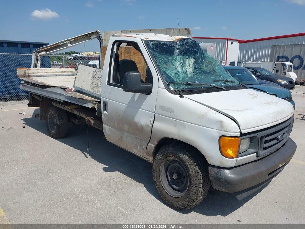 1FDNE35L55HA95705 2005 FORD E-350 CUTAWAY photo no. 2