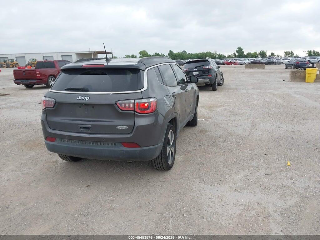 3C4NJCBB8JT125433 2018 JEEP COMPASS photo no. 4
