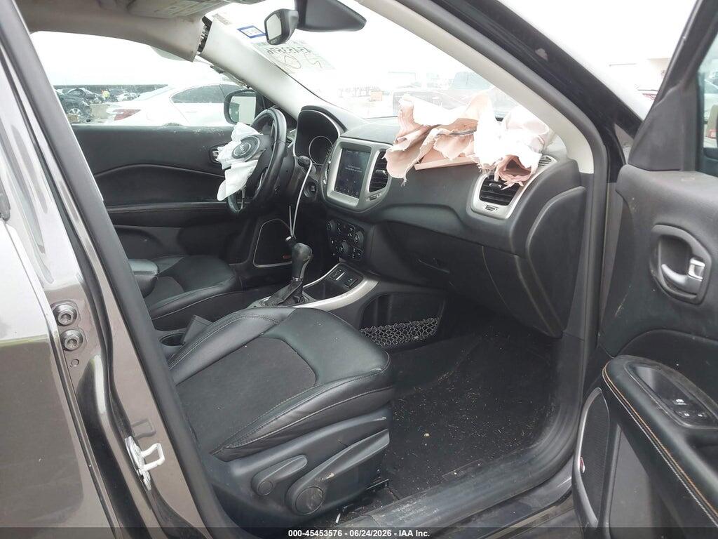 3C4NJCBB8JT125433 2018 JEEP COMPASS photo no. 5