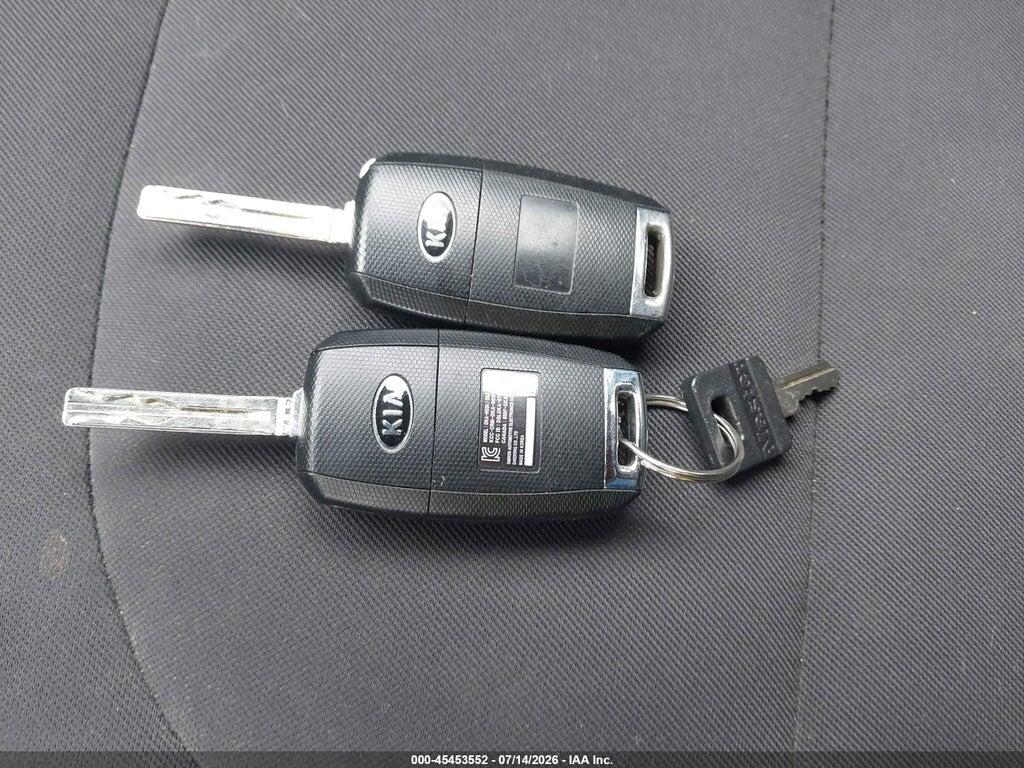 KNDJN2A23F7153361 2015 KIA SOUL photo no. 11