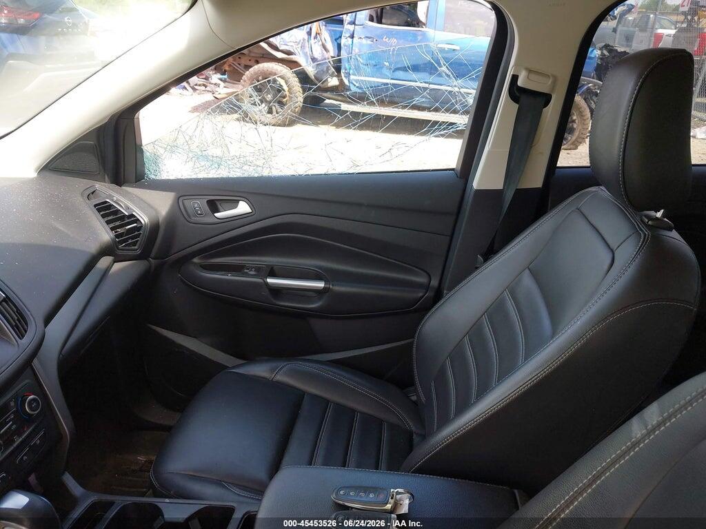 1FMCU9HD3KUB42850 2019 FORD ESCAPE photo no. 5