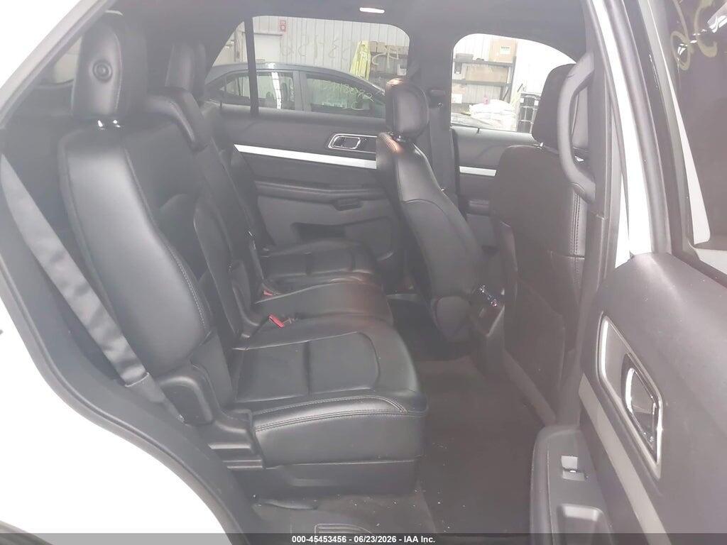 1FM5K8D82GGB61106 2016 FORD EXPLORER photo no. 8