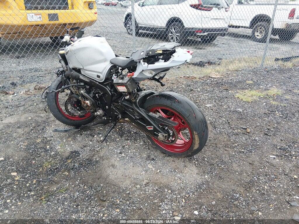 JS1DM11B7N7100116 2022 SUZUKI GSX-R1000 photo no. 3