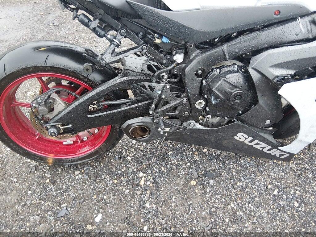 JS1DM11B7N7100116 2022 SUZUKI GSX-R1000 photo no. 8