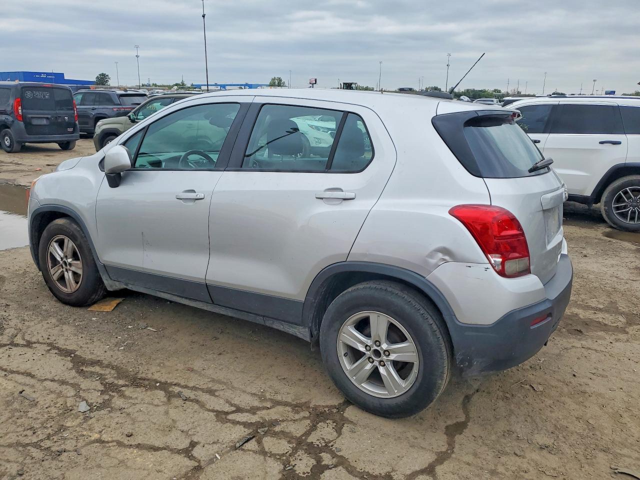 2016 CHEVROLET TRAX LS — Фото 2 из 13