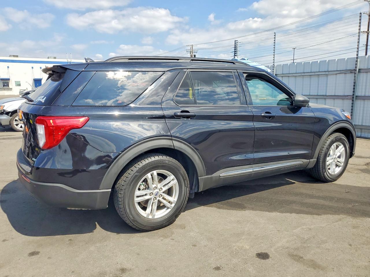 2020 FORD EXPLORER XLT — Фото 3 из 14