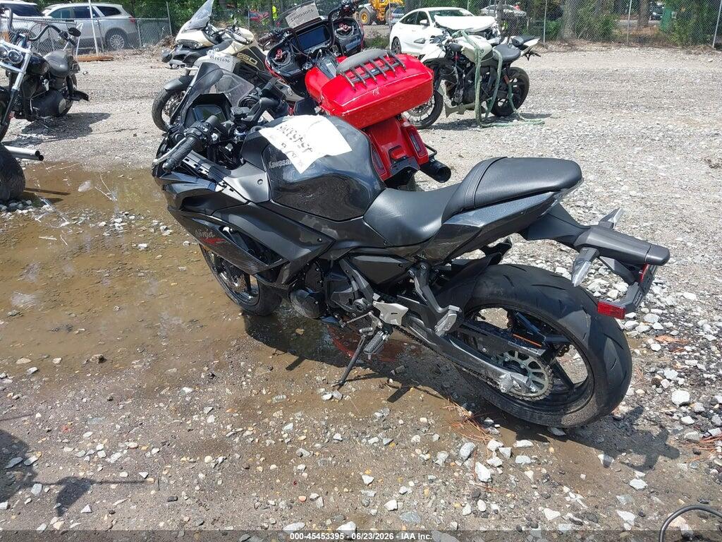 ML5EXER19TDAG8135 2026 KAWASAKI EX650 photo no. 3