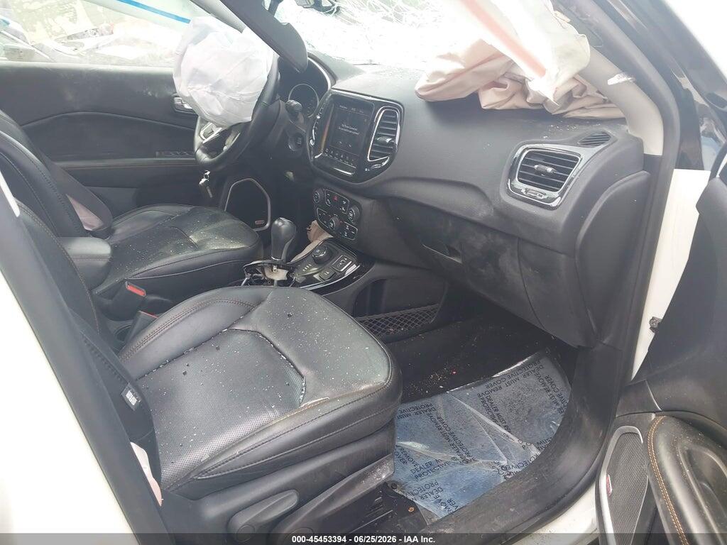 3C4NJDCB0JT245702 2018 JEEP COMPASS photo no. 5