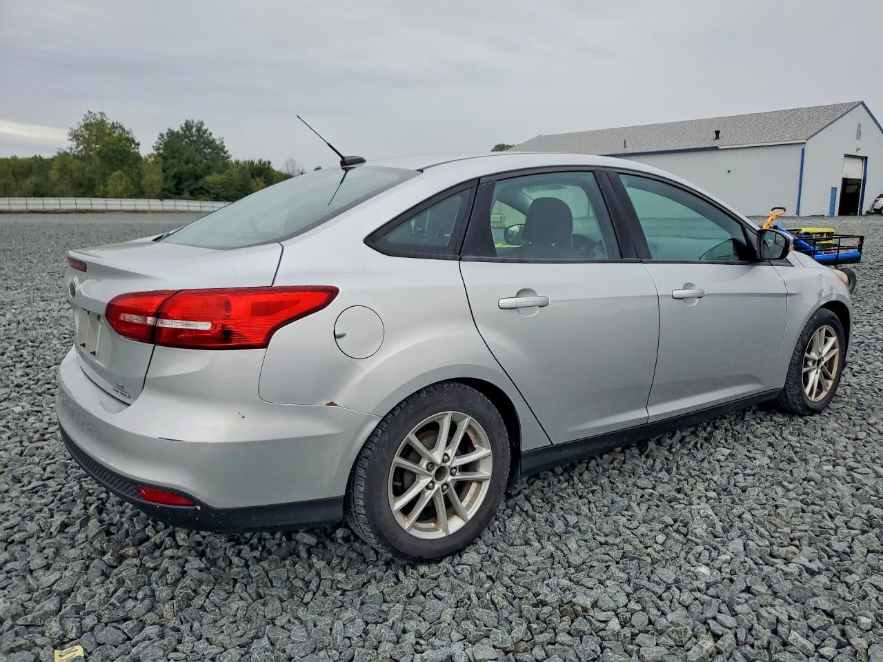 2016 FORD FOCUS SE — Фото 3 из 12